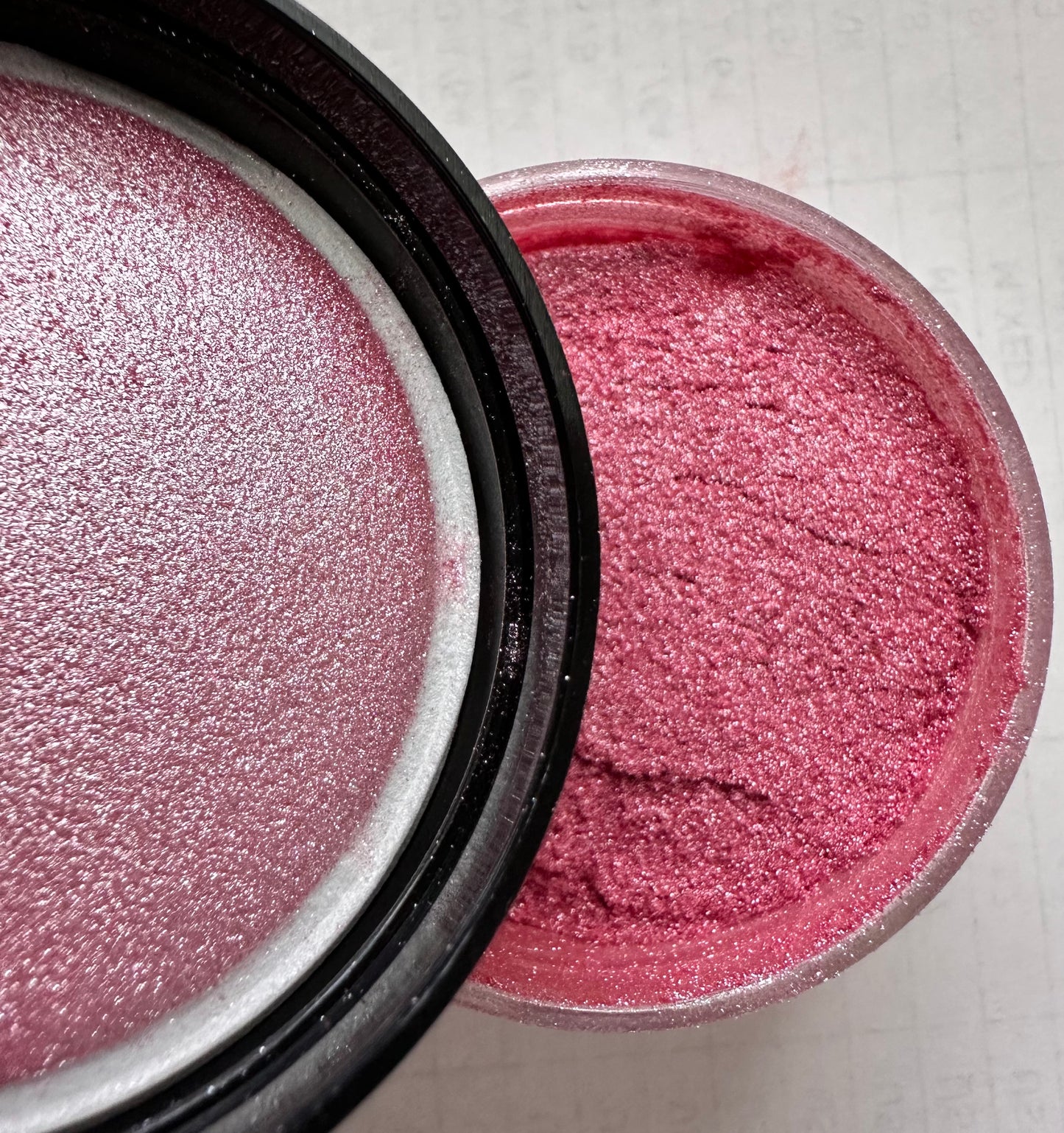 Coquette ( pearl mica )