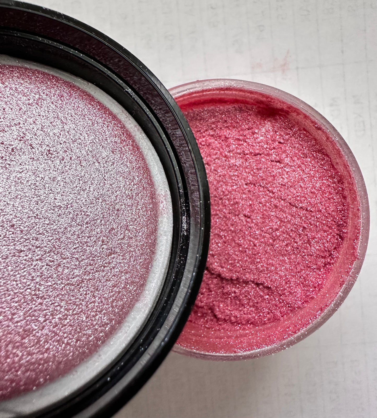 Coquette ( pearl mica )