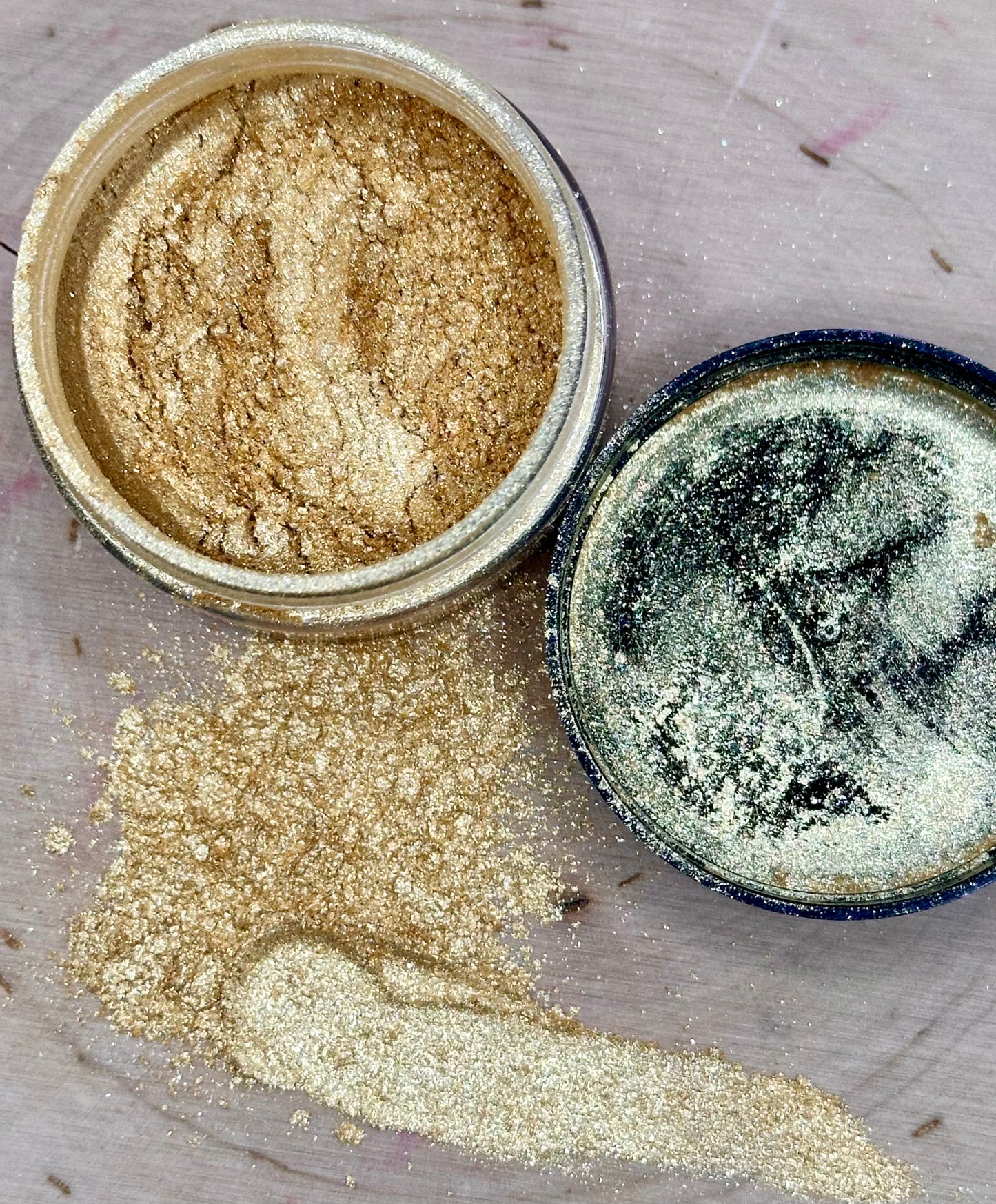 Snitch ( pearl mica powder )