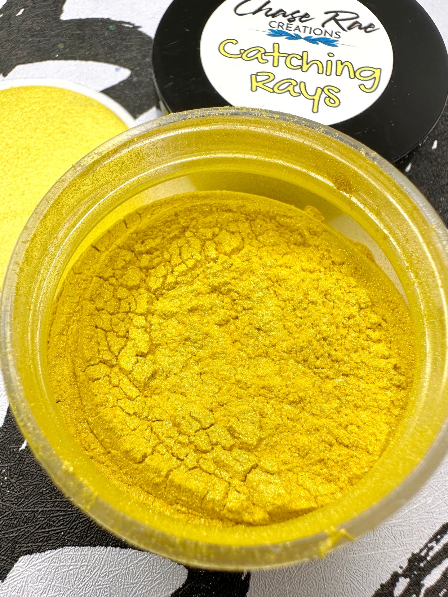 Catching Rays ( pearl mica )