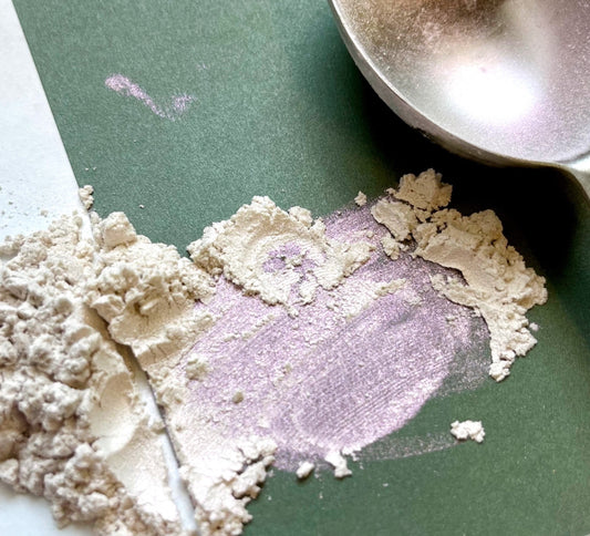 Motley ( pearl to purple mica powder )