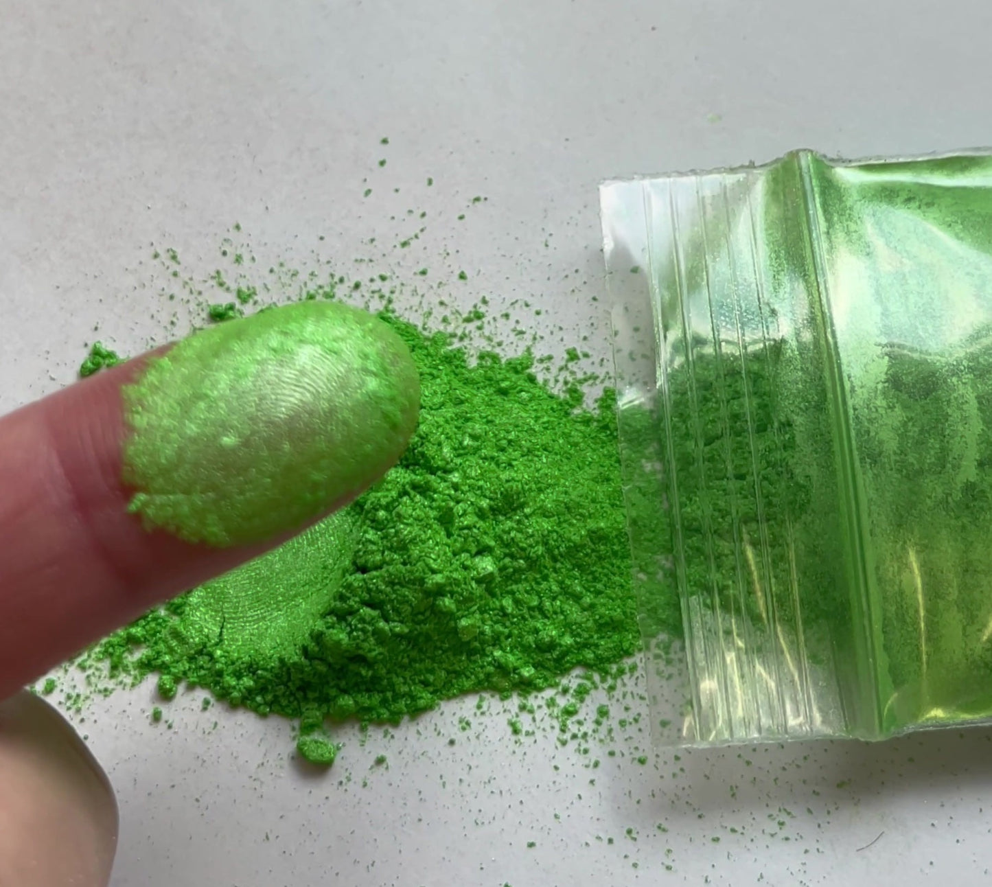 Slimer ( green mica powder )